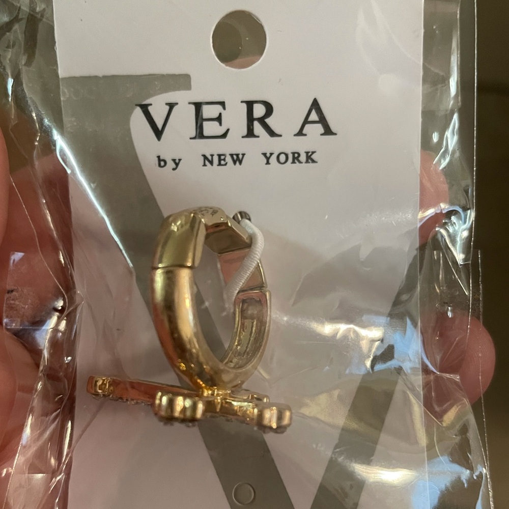 Beautiful Vera cross rings